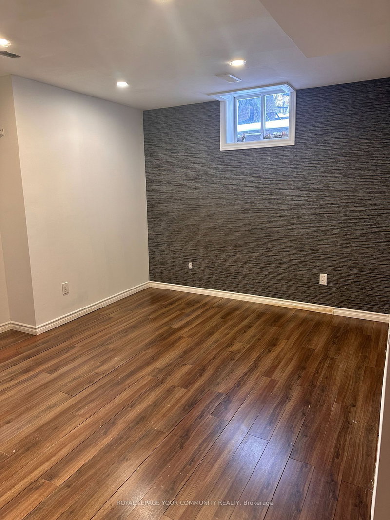 6 Amberview Dr, Georgina, L4P 3X6 | Image 3