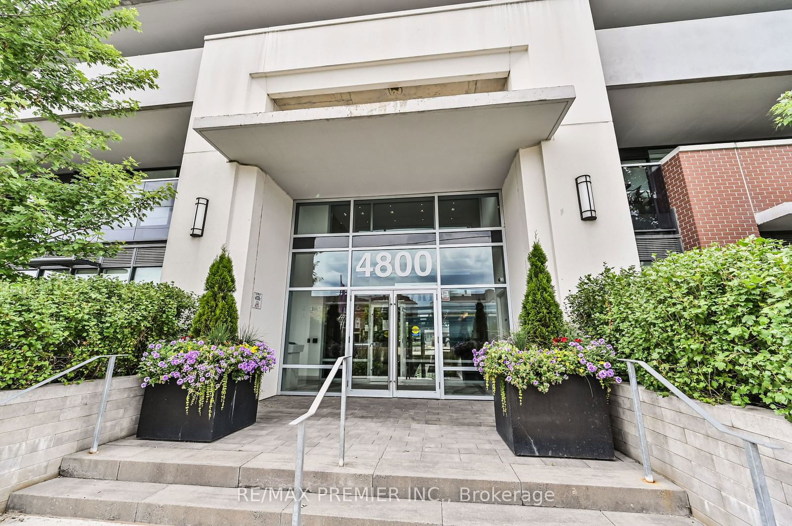 Condo for lease at 912-4800 Highway 7, Vaughan, East Woodbridge, L4L 1H8 - MLS: N11972879