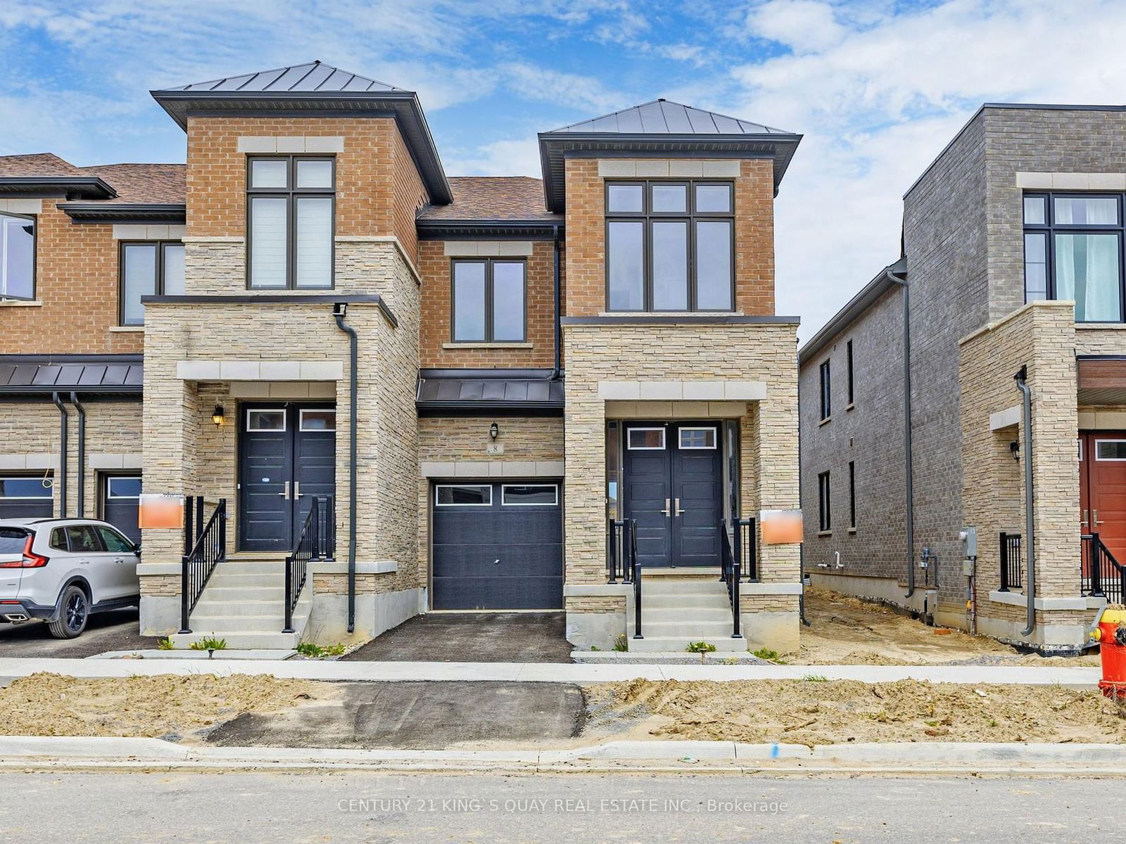 Townhouse for sale at 8 Schmeltzer Crescent, Richmond Hill, Rural Richmond Hill, L4E 1K8 - MLS: N11973065