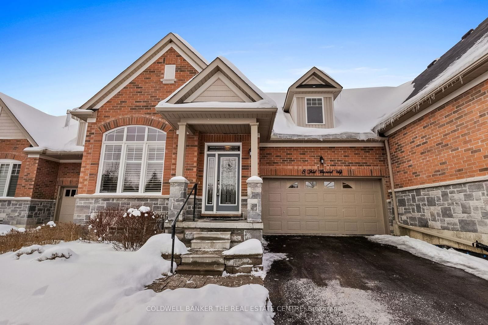 Townhouse sold at 8F-8 Fred Barnard Way, Uxbridge, Uxbridge, L9P 1R1 - MLS: N11973420