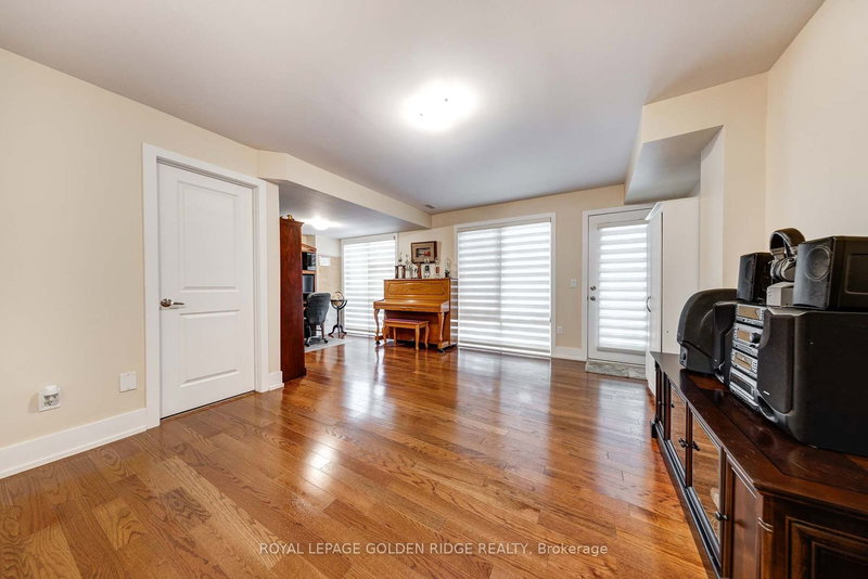 4 Allerton Rd, Vaughan, L4J 0K1 | Image 2