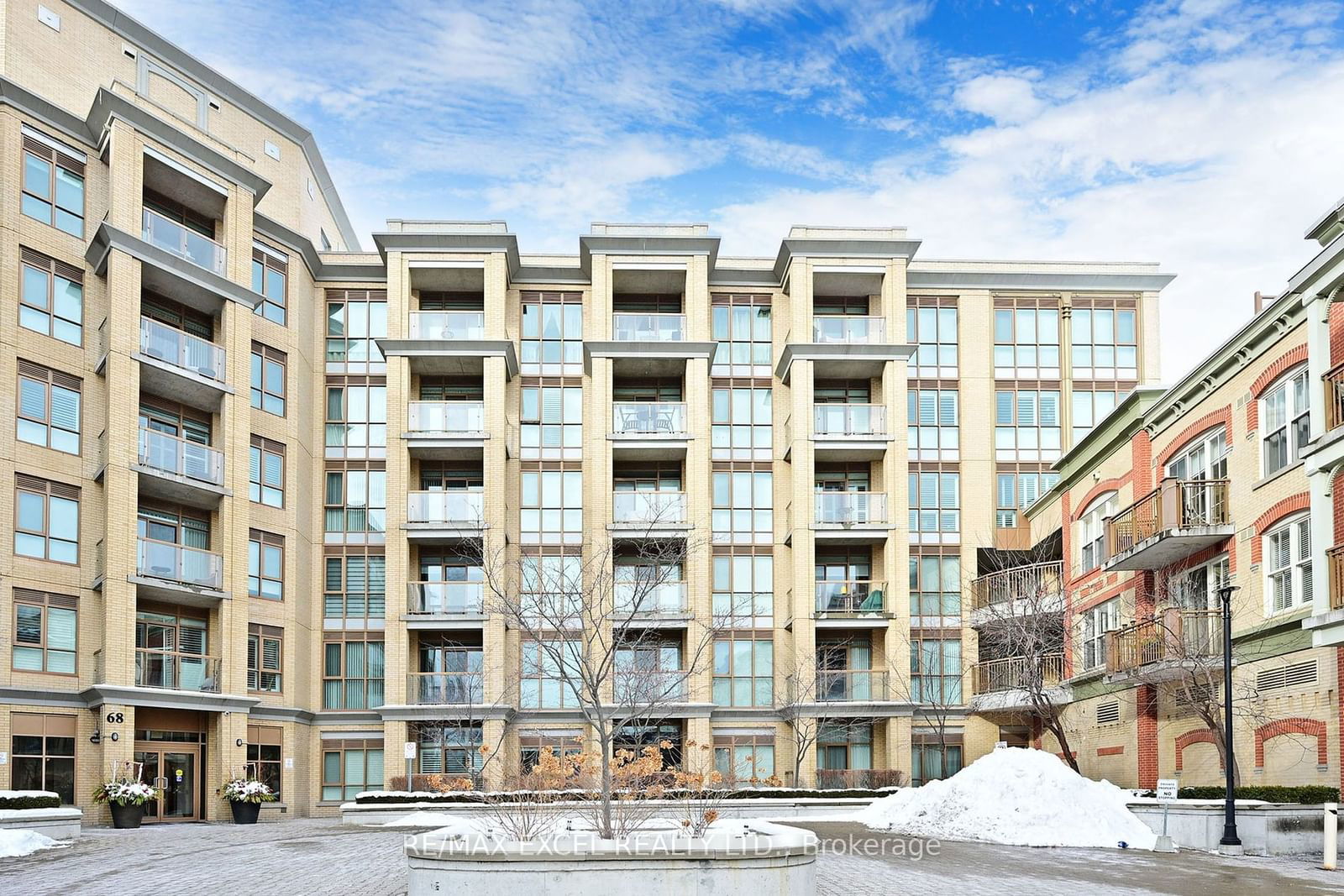 Condo for sale at 113-68 Main Street, Markham, Old Markham Village, L3P 0N5 - MLS: N11974166