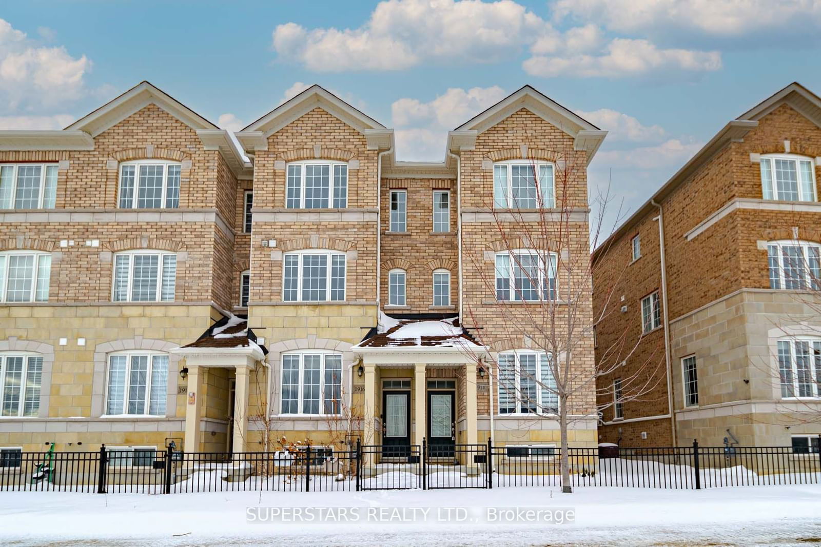 Townhouse for sale at 1916 Donald Cousens Pkwy, Markham, Cornell, L6B 1M4 - MLS: N11974240