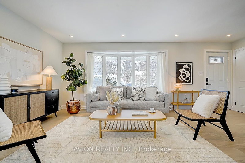 24 Drakefield Rd, Markham, L3P 1G5 | Image 2