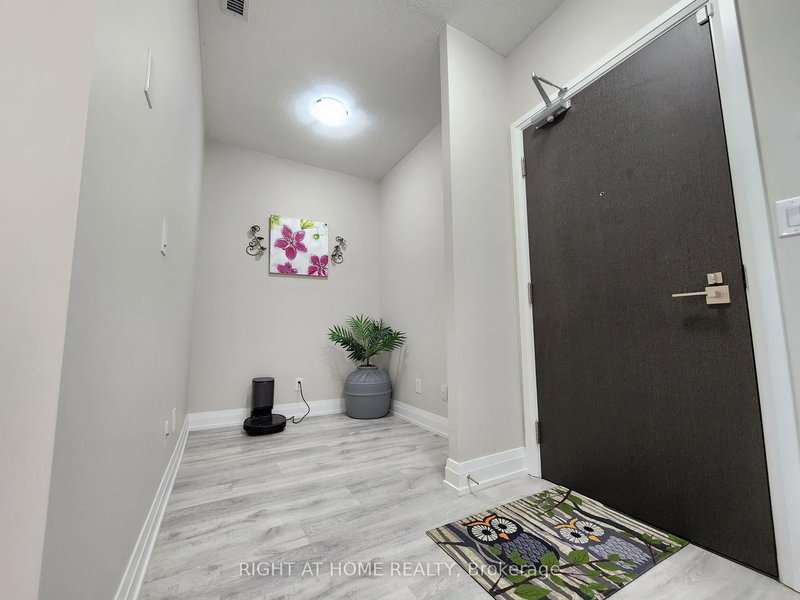 510 - 3700 Highway 7 Rd, Vaughan, L4L 0G8 | Image 3