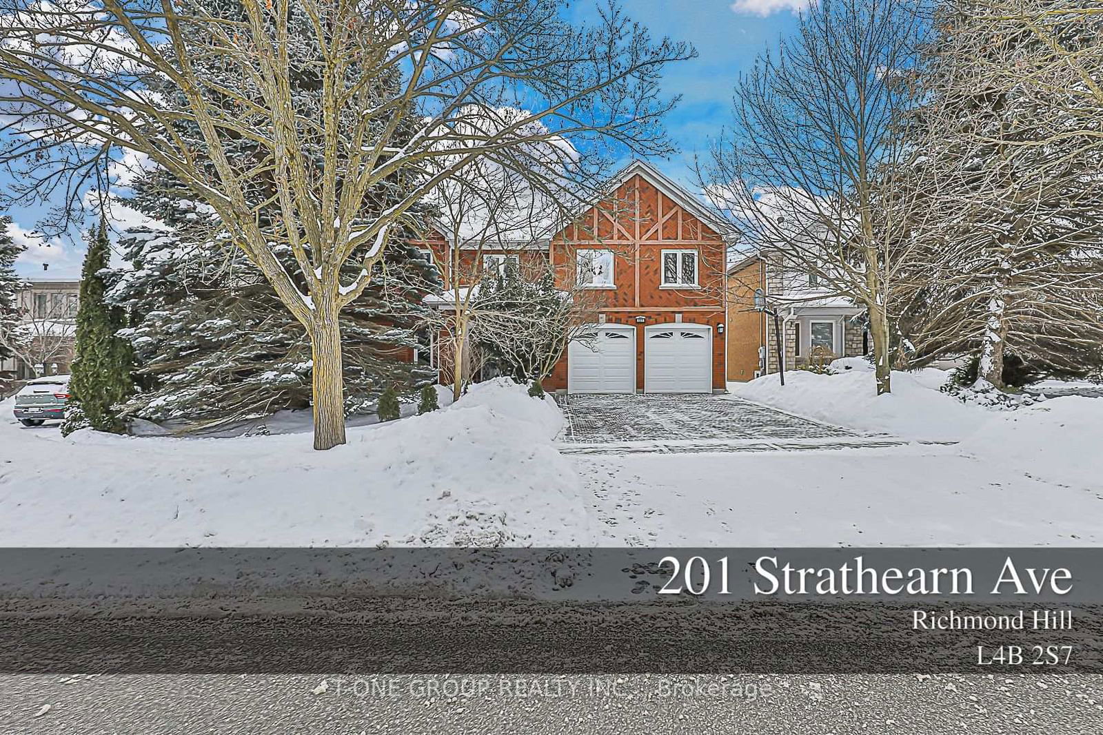 Building at 201 Strathearn Avenue, Richmond Hill, Bayview Hill