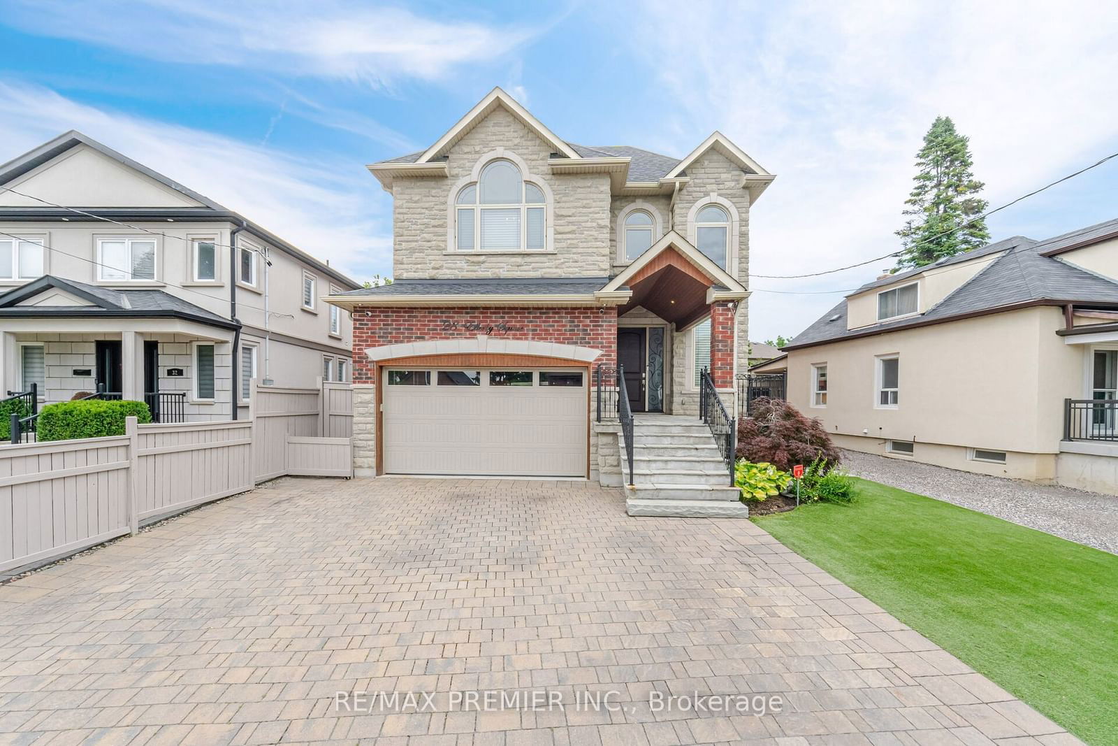 Detached House for sale at 28 Ellerby Square, Vaughan, West Woodbridge, L4L 1N1 - MLS: N11974674