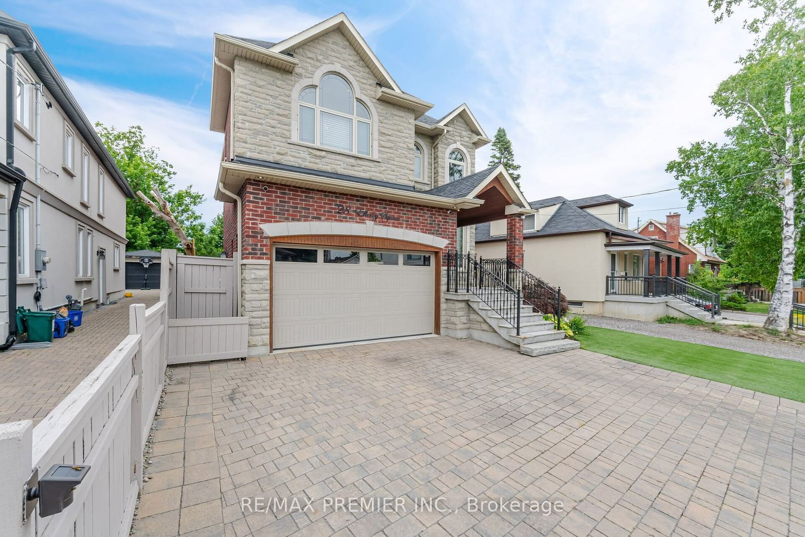 Detached House for sale at 28 Ellerby Square, Vaughan, West Woodbridge, L4L 1N1 - MLS: N11974674