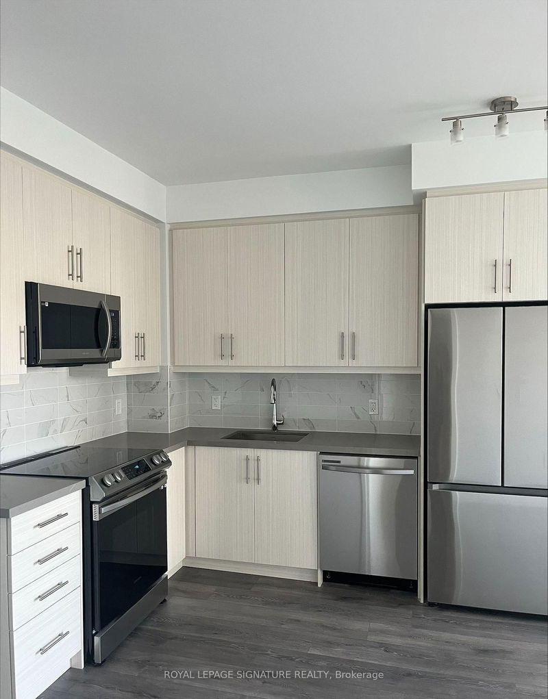 Unit 709 — 105 Oneida Cres, Richmond Hill - Langstaff image-0-0