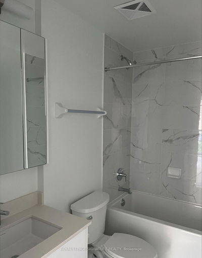 Unit 709 — 105 Oneida Cres, Richmond Hill - Langstaff image-0-3