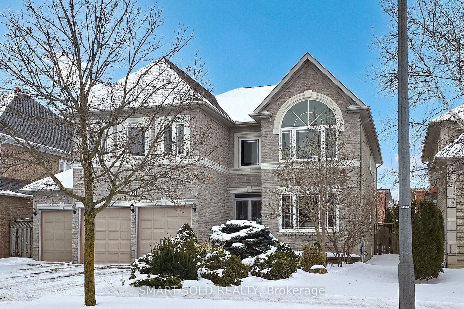 Detached House for sale at 31 Black Walnut Crescent, Richmond Hill, Langstaff, L4B 3S3 - MLS: N11974819