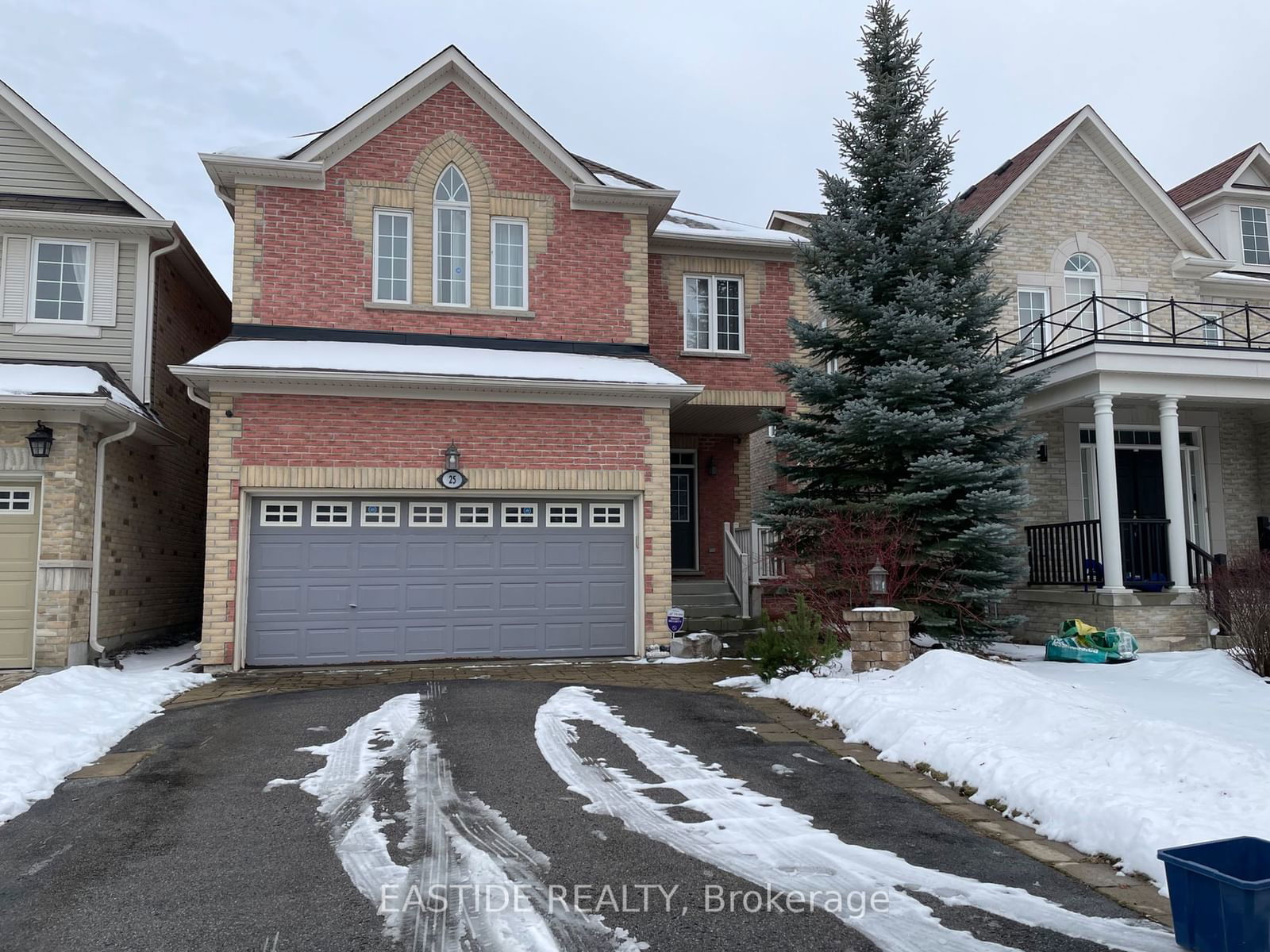 Building at 25 Larcastle Avenue, Markham, Berczy