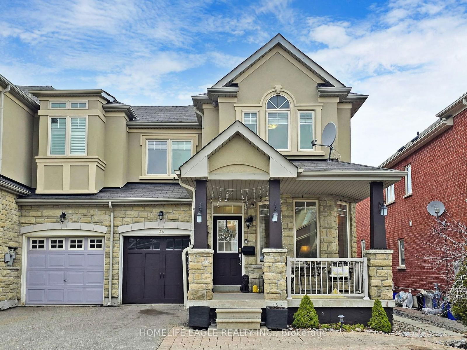 Townhouse for sale at 44 Pexton Avenue, Richmond Hill, Jefferson, L4E 4Y4 - MLS: N11974965