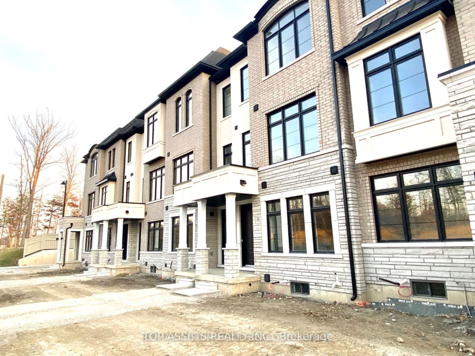 Townhouse for lease at 18 De La Roche Drive, Vaughan, Vellore Village, L4H 5G4 - MLS: N11975115