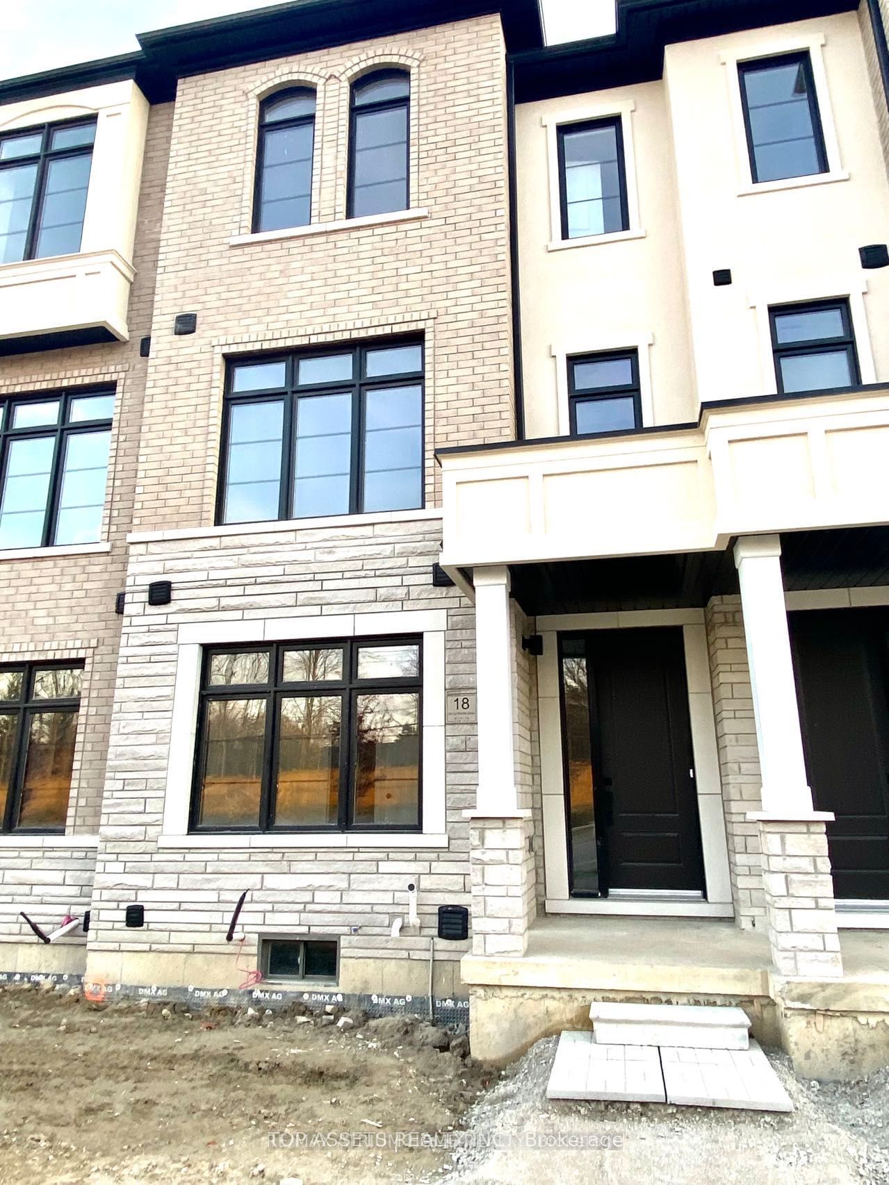 Townhouse for lease at 18 De La Roche Drive, Vaughan, Vellore Village, L4H 5G4 - MLS: N11975115