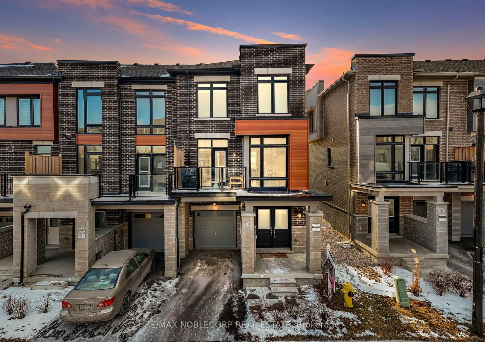 Townhouse for sale at 31 Holyrood Crescent, Vaughan, Kleinburg, L4H 5G2 - MLS: N11975216