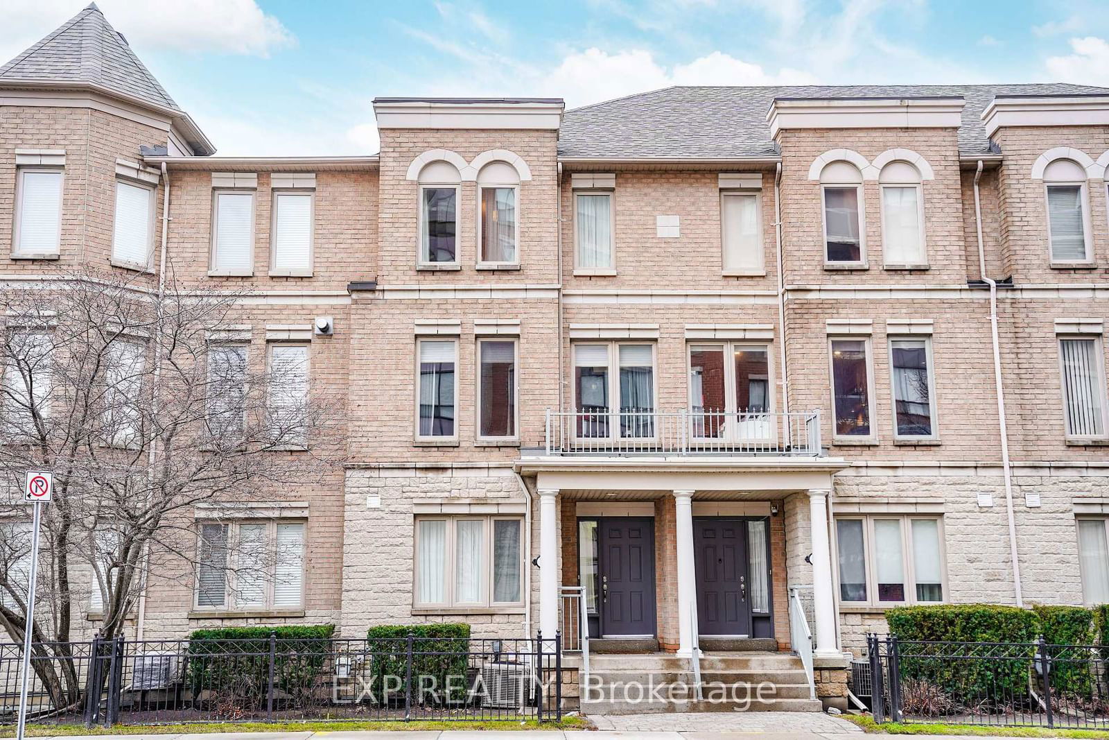 Townhouse sold at 48 Times Avenue, Markham, Commerce Valley, L3T 7Y1 - MLS: N11975397