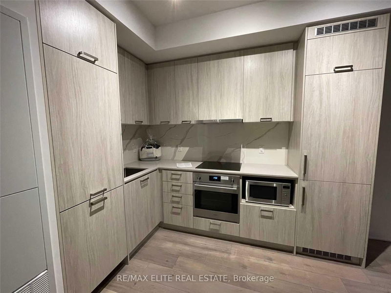 home for lease on 917-10 Honeycrisp Crescent