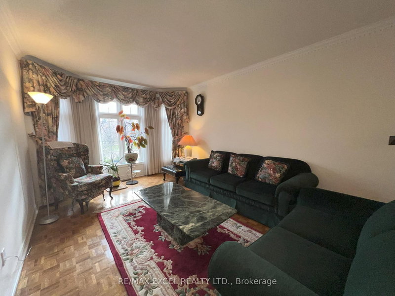 84 White Lotus Circ, Markham, L6C 1V7 | Image 2