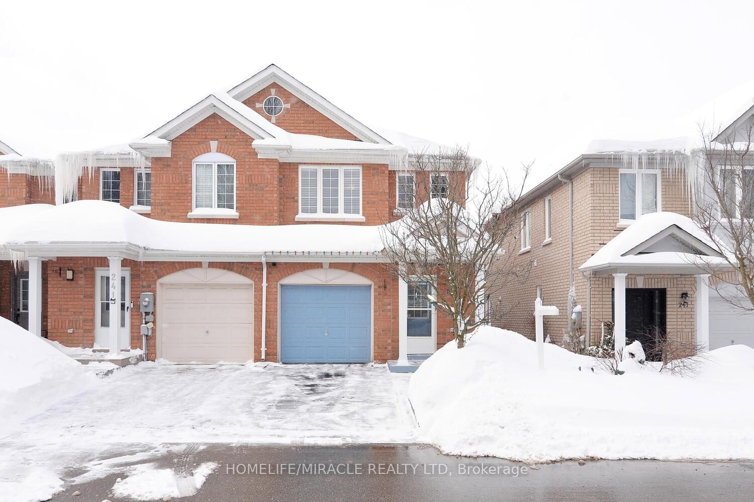 Townhouse for sale at 243 Tom Taylor Crescent, Newmarket, Summerhill Estates, L3X 3E9 - MLS: N11975566