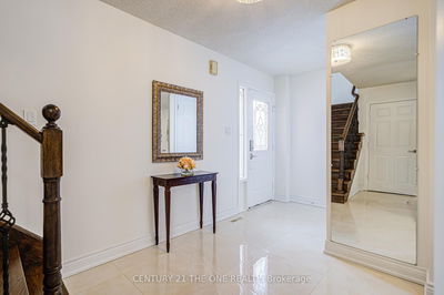 220 Bernard Ave, Richmond Hill - Devonsleigh image-0-1