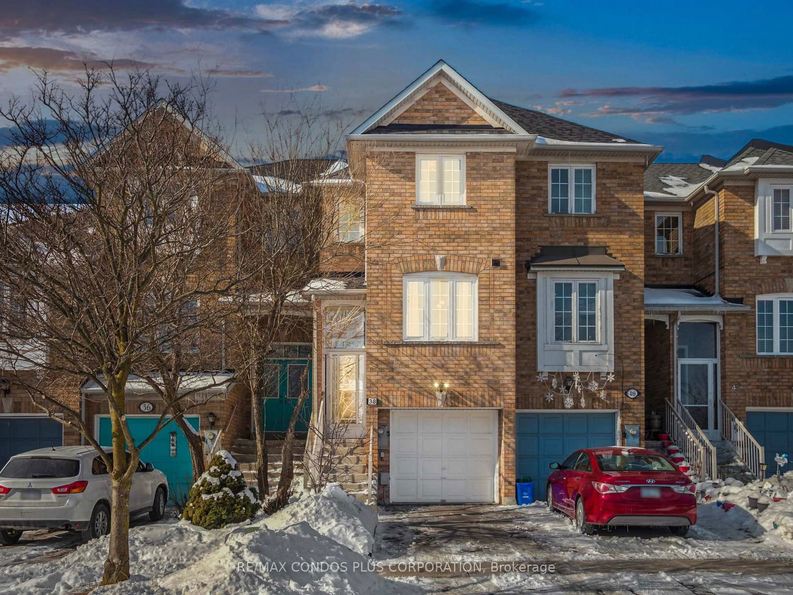 Townhouse for sale at 38 Coburg Crescent, Richmond Hill, Langstaff, L4B 4E1 - MLS: N11975641