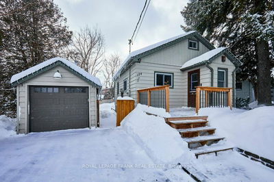 154 Victoria Dr, Uxbridge - Uxbridge