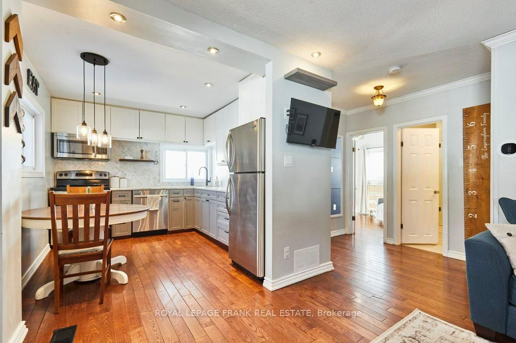 Listing Image 15