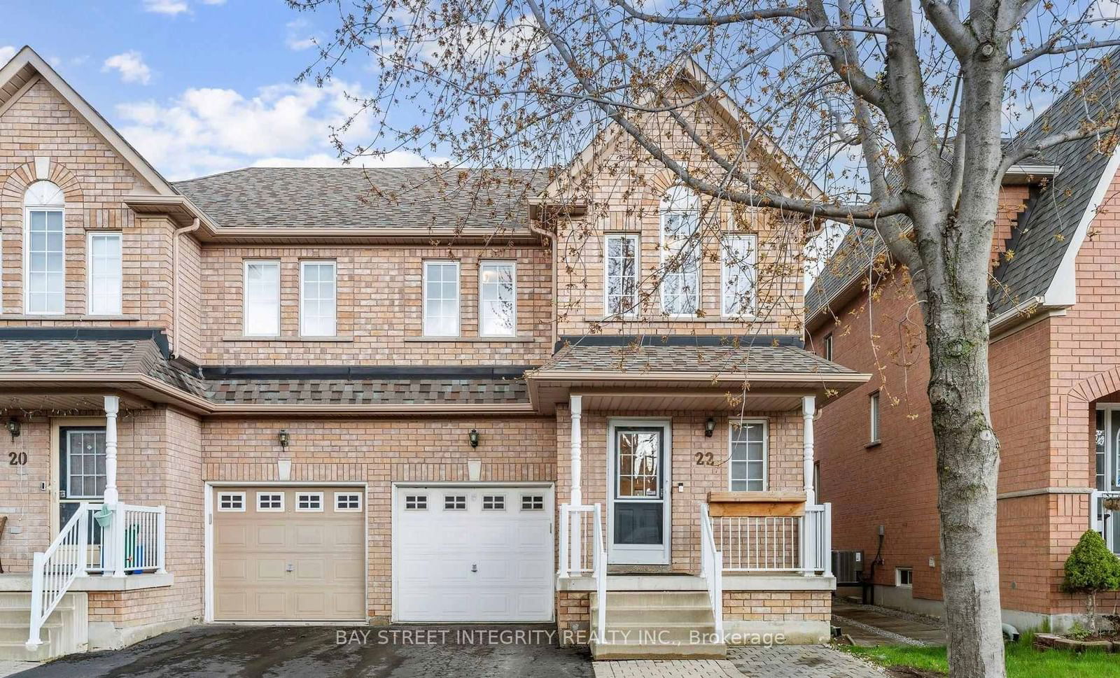 Semi-Detached House for lease at 22 Anita Drive, Markham, Village Green-South Unionville, L3R 5V8 - MLS: N11976140