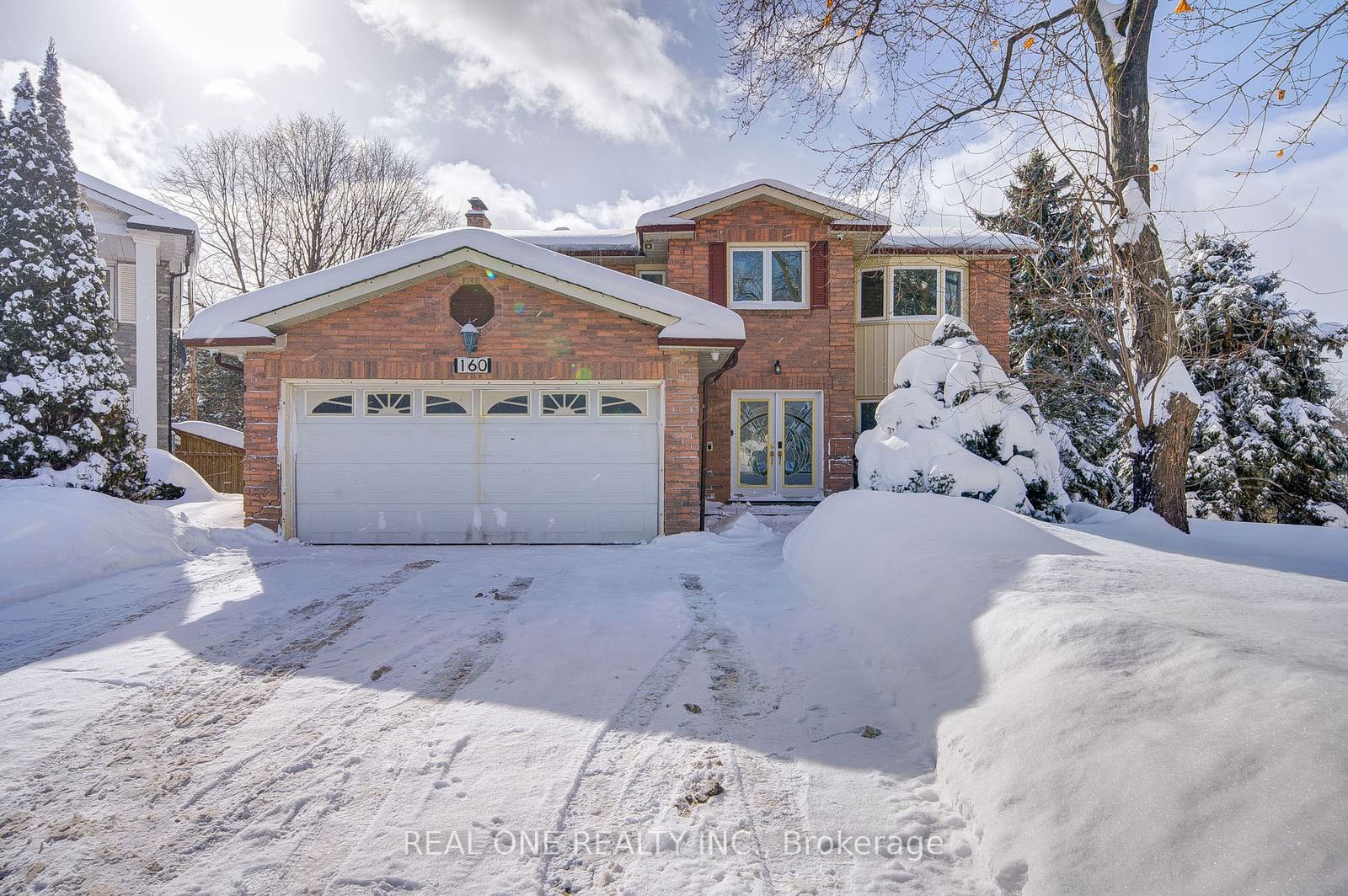 Building at 160 Cambridge Court, Richmond Hill, South Richvale