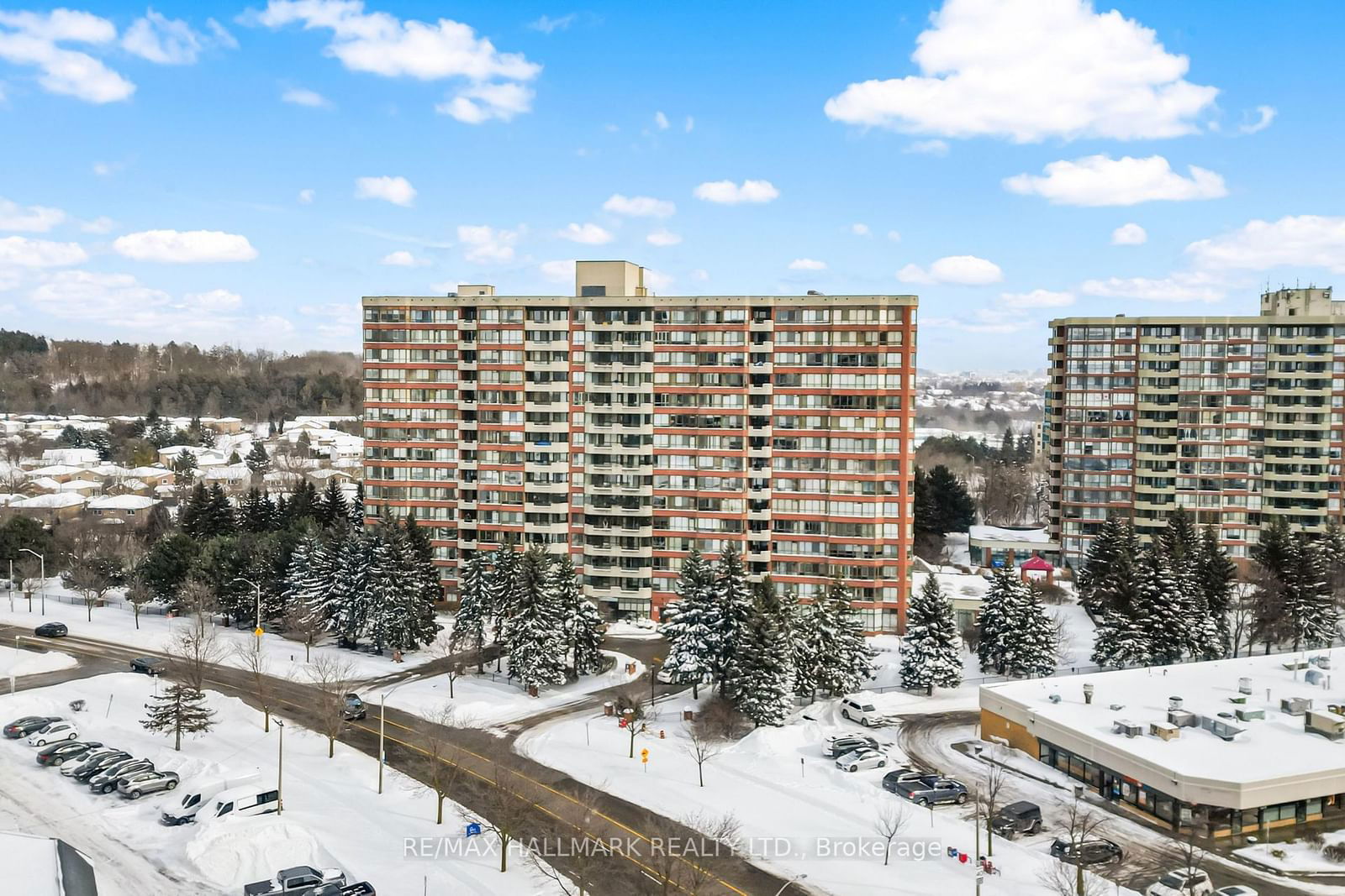 Condo for sale at 903-33 Weldrick Road, Richmond Hill, Observatory, L4C 8W4 - MLS: N11976500