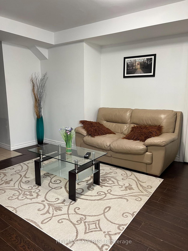 Unit B - 33 Saltspring Dr, Markham, L6E 2H1 | Image 2