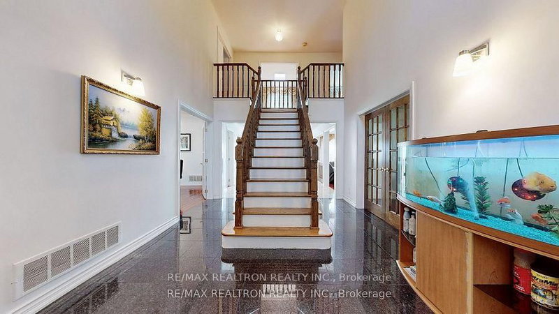 72 Spanhouse Cres, Markham, L3R 4E3 | Image 3