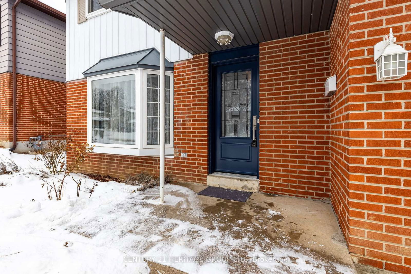 Detached House for sale at 227 Talbot Crescent, Newmarket, Central Newmarket, L3Y 1A4 - MLS: N11976859