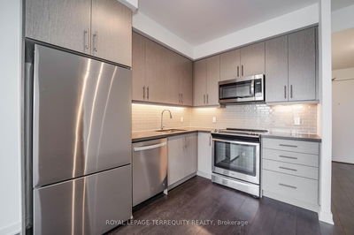 Unit 302 — 85 Oneida Cres, Richmond Hill - Langstaff image-0-2