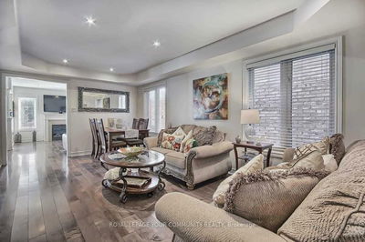19 Harvest Hills Blvd, Newmarket - Woodland Hill image-0-1