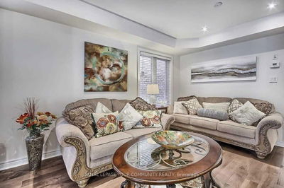 19 Harvest Hills Blvd, Newmarket - Woodland Hill image-0-2