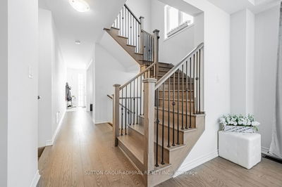 102 Kentledge Ave, East Gwillimbury - Holland Landing image-0-3
