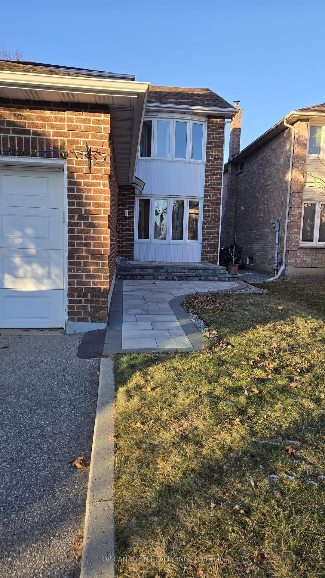 Detached House for sale at 19 Eleanor Circle, Richmond Hill, South Richvale, L4C 6K6 - MLS: N11977861