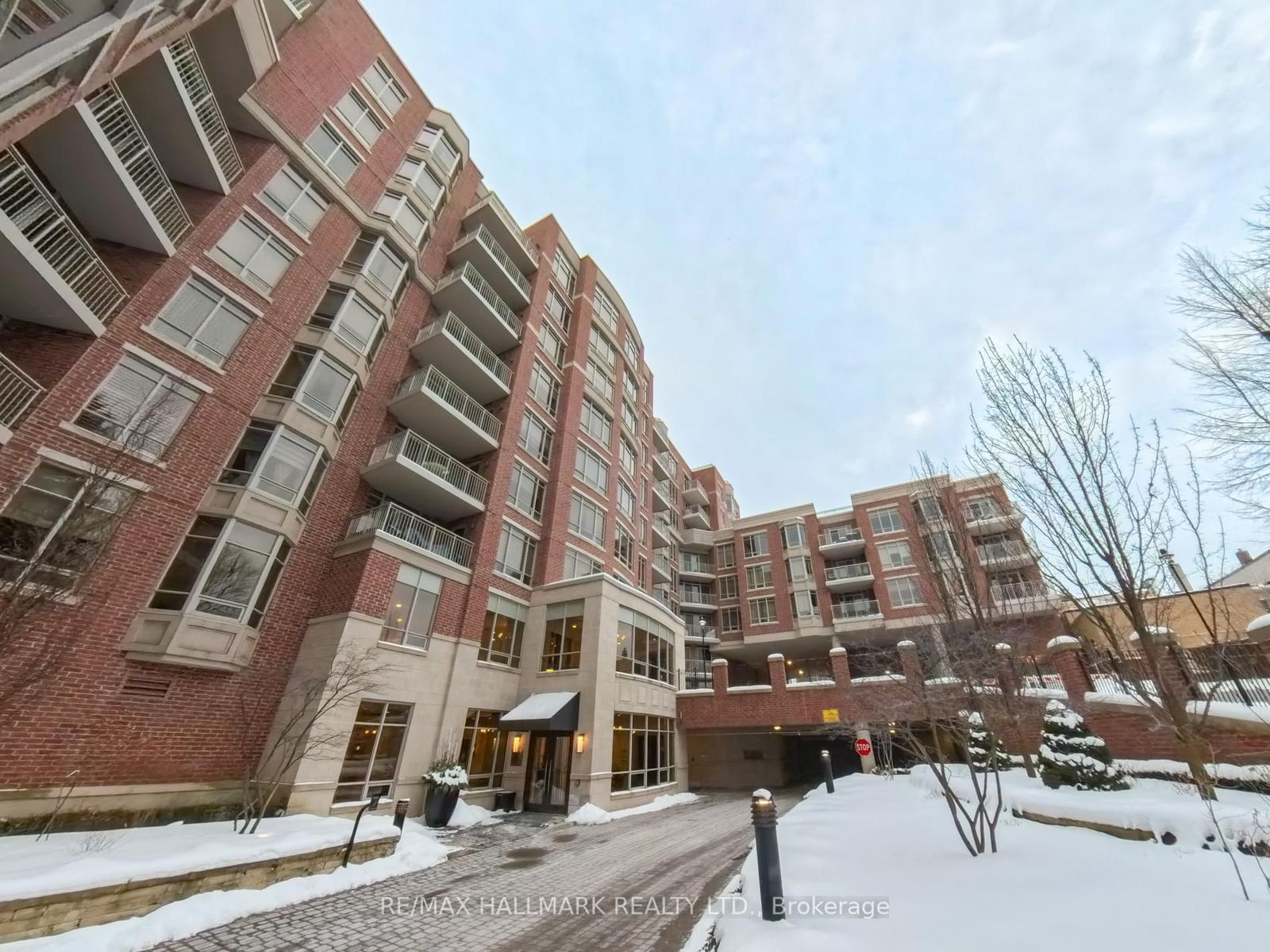 Condo for sale at 308-10101 Yonge Street, Richmond Hill, Crosby, L4C 0V6 - MLS: N11977873