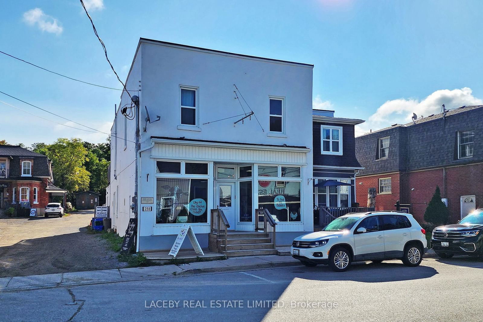 Building at 250 Main Street, King, Schomberg