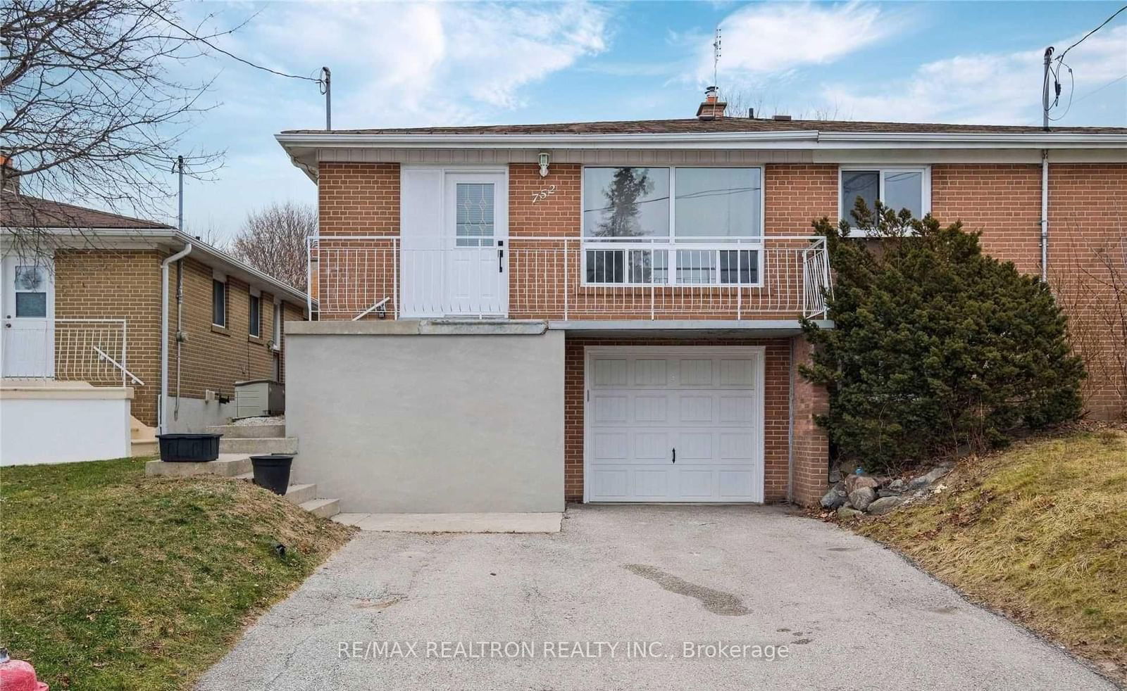 Semi-Detached House for lease at Main Fl-752 Sunnypoint Drive, Newmarket, Huron Heights-Leslie Valley, L3Y 3A1 - MLS: N11978586