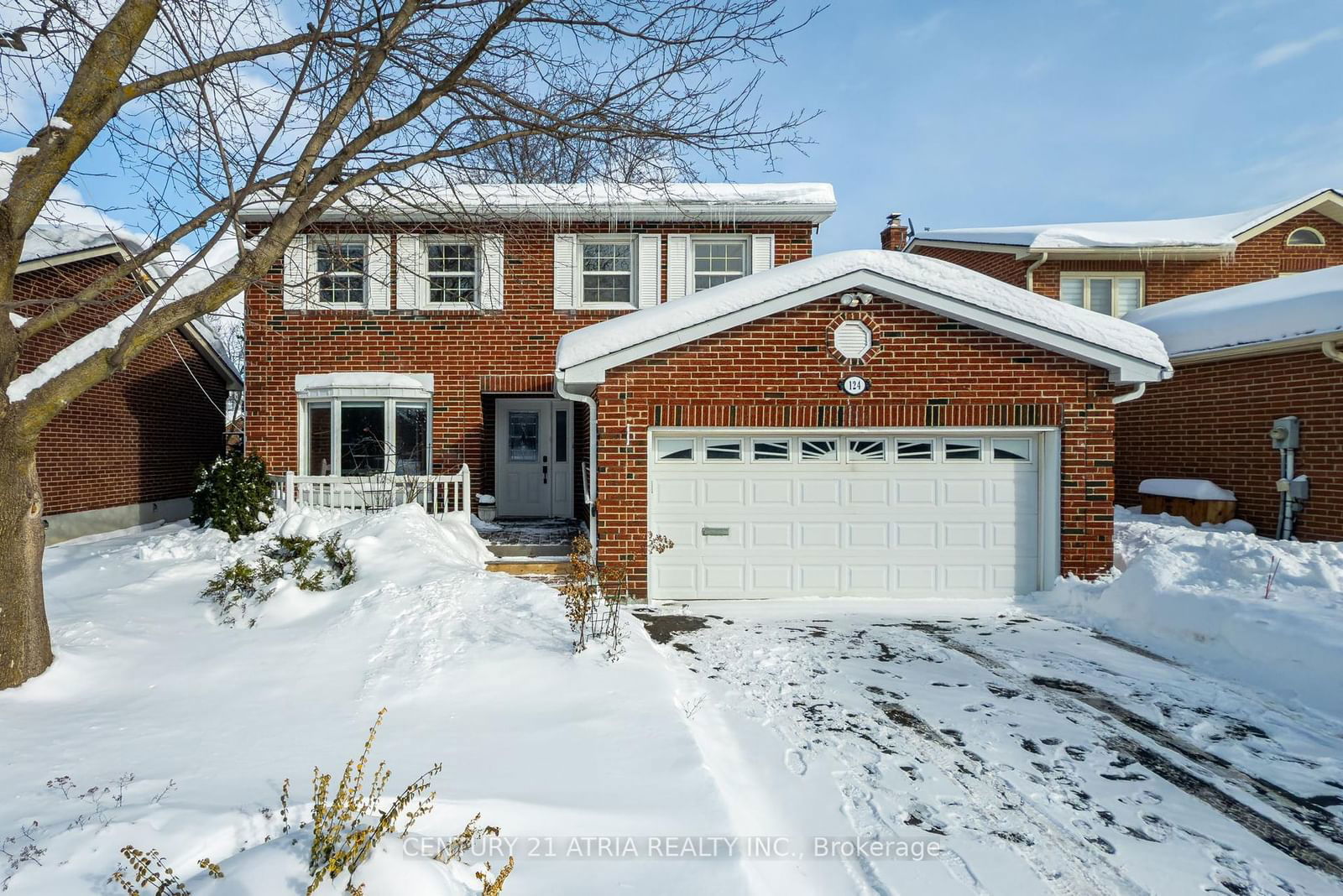 Detached House for sale at 124 Kingston Road, Newmarket, Bristol-London, L3Y 5W7 - MLS: N11979060