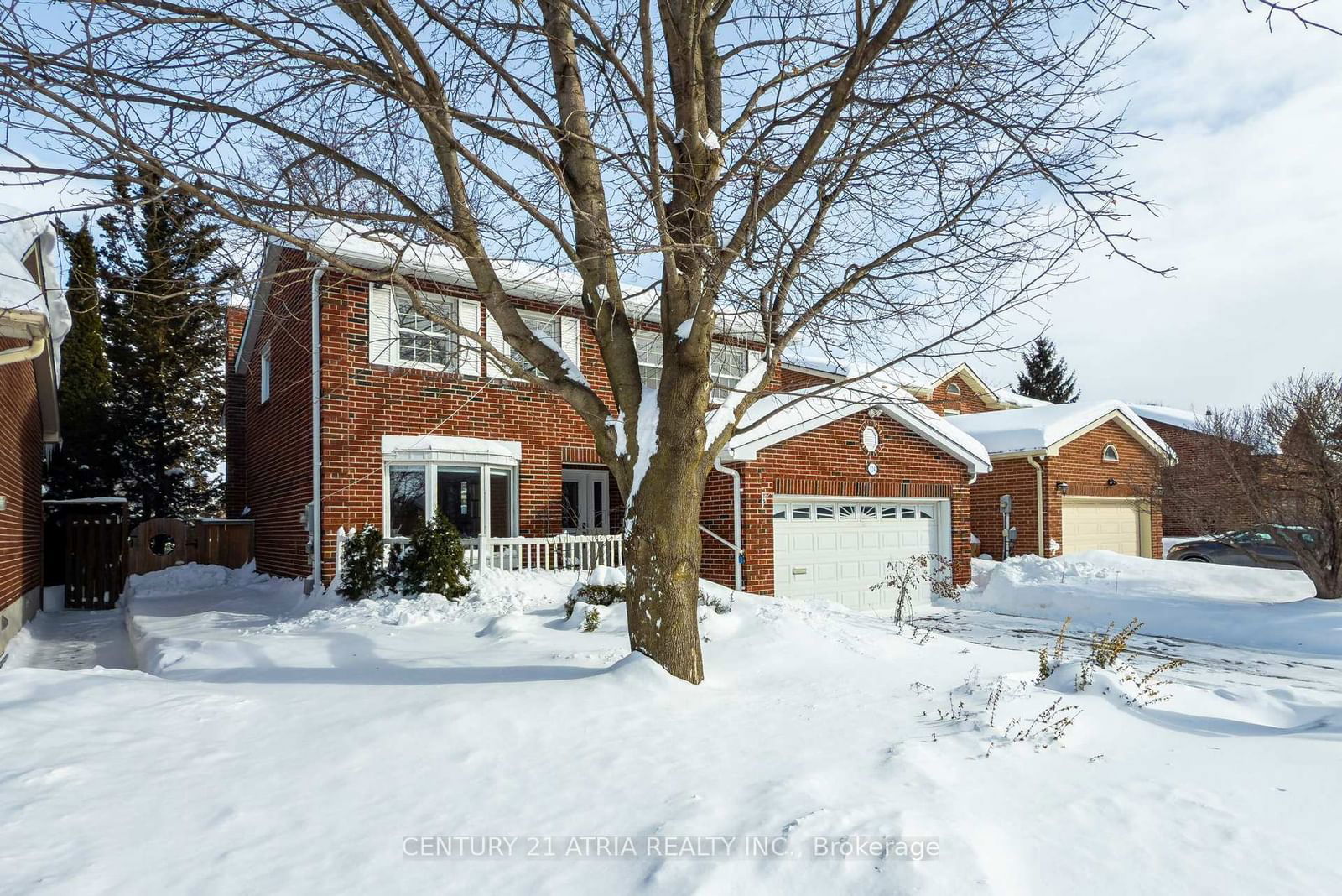 Detached House for sale at 124 Kingston Road, Newmarket, Bristol-London, L3Y 5W7 - MLS: N11979060