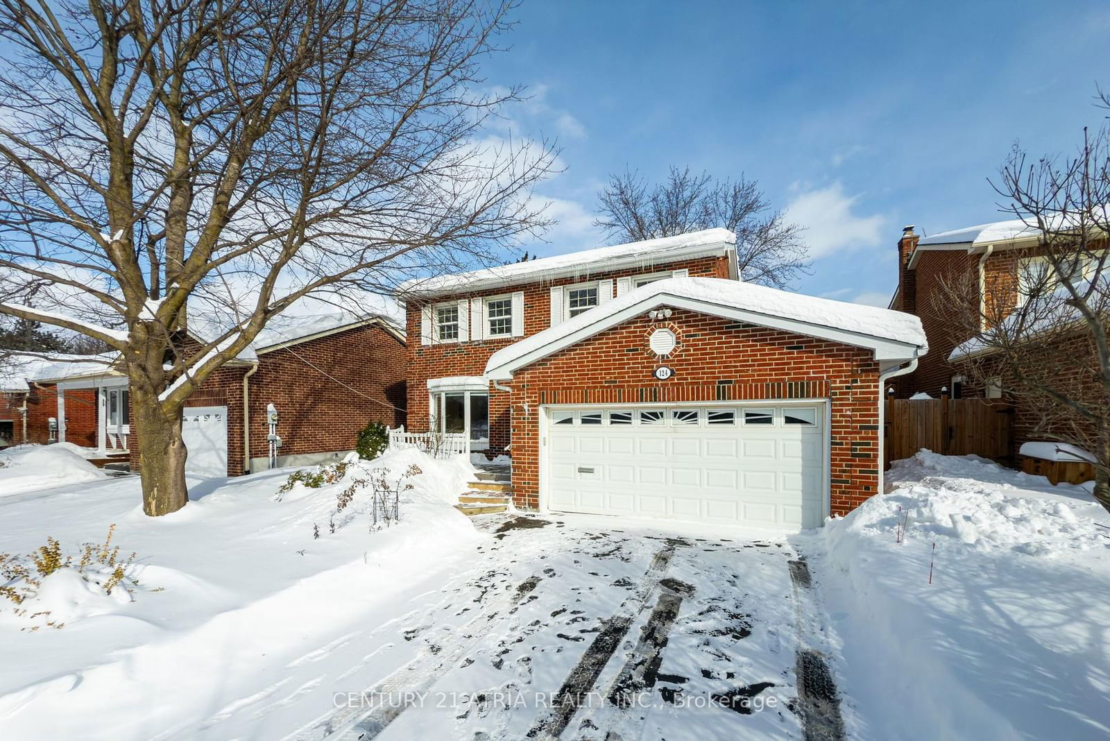 Detached House for sale at 124 Kingston Road, Newmarket, Bristol-London, L3Y 5W7 - MLS: N11979060