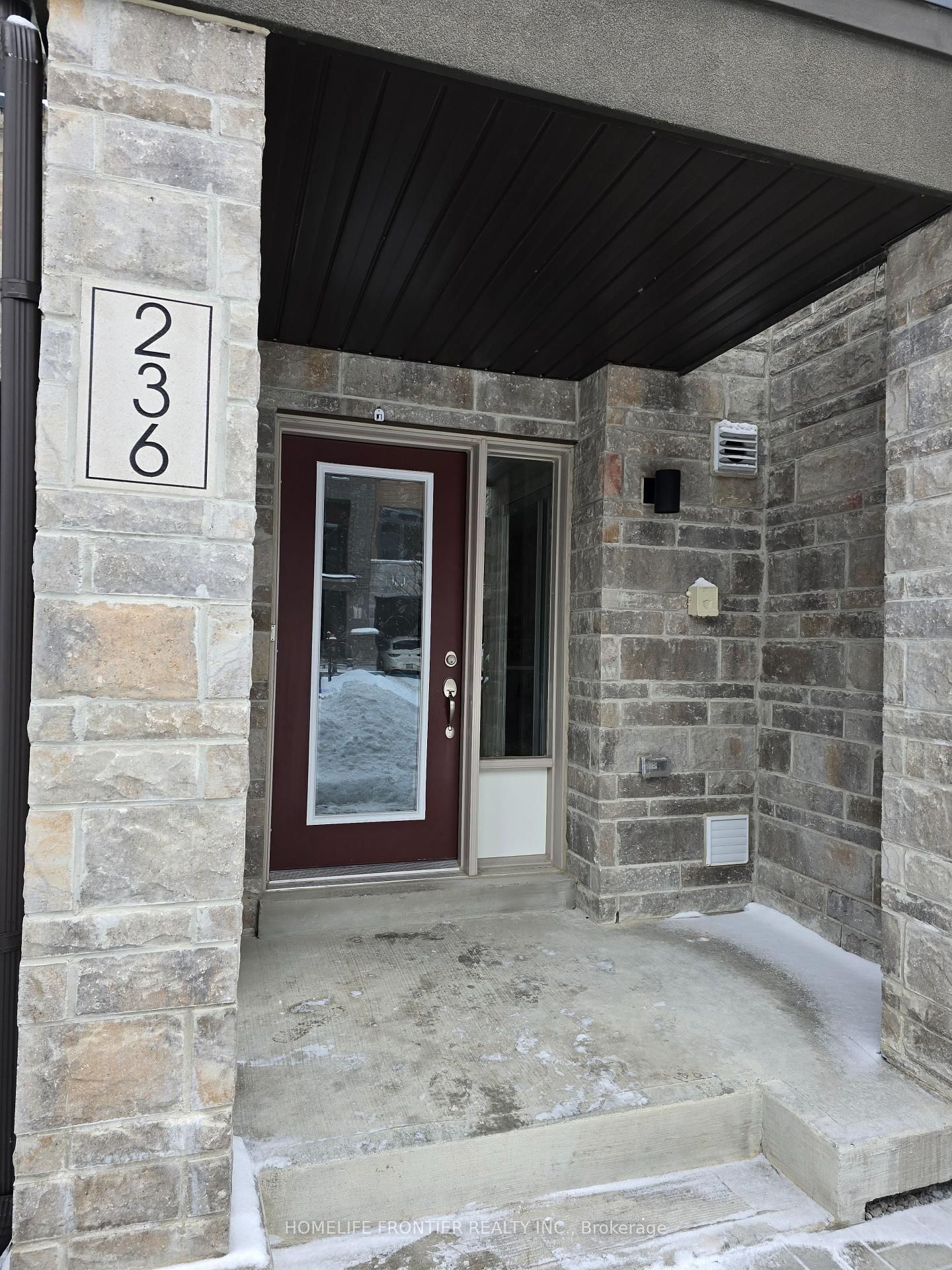 Townhouse for sale at 236 Vivant Street, Newmarket, Woodland Hill, L3X 0K9 - MLS: N11979242