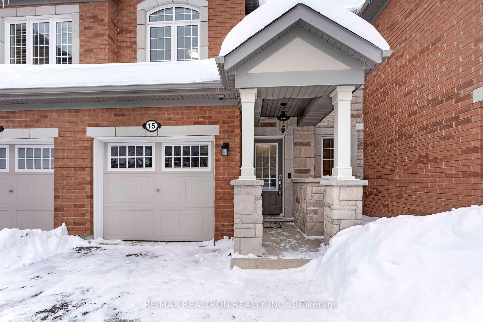 Townhouse for sale at 15 Stocks Lane, Aurora, Rural Aurora, L4G 0Y2 - MLS: N11979258