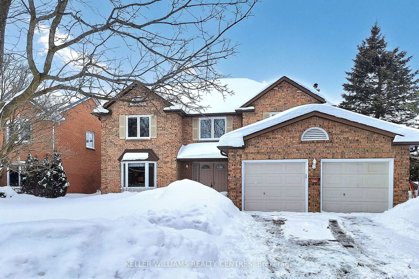 Detached House for sale at 32 Petch Crescent, Aurora, Aurora Highlands, L4G 5P4 - MLS: N11979939