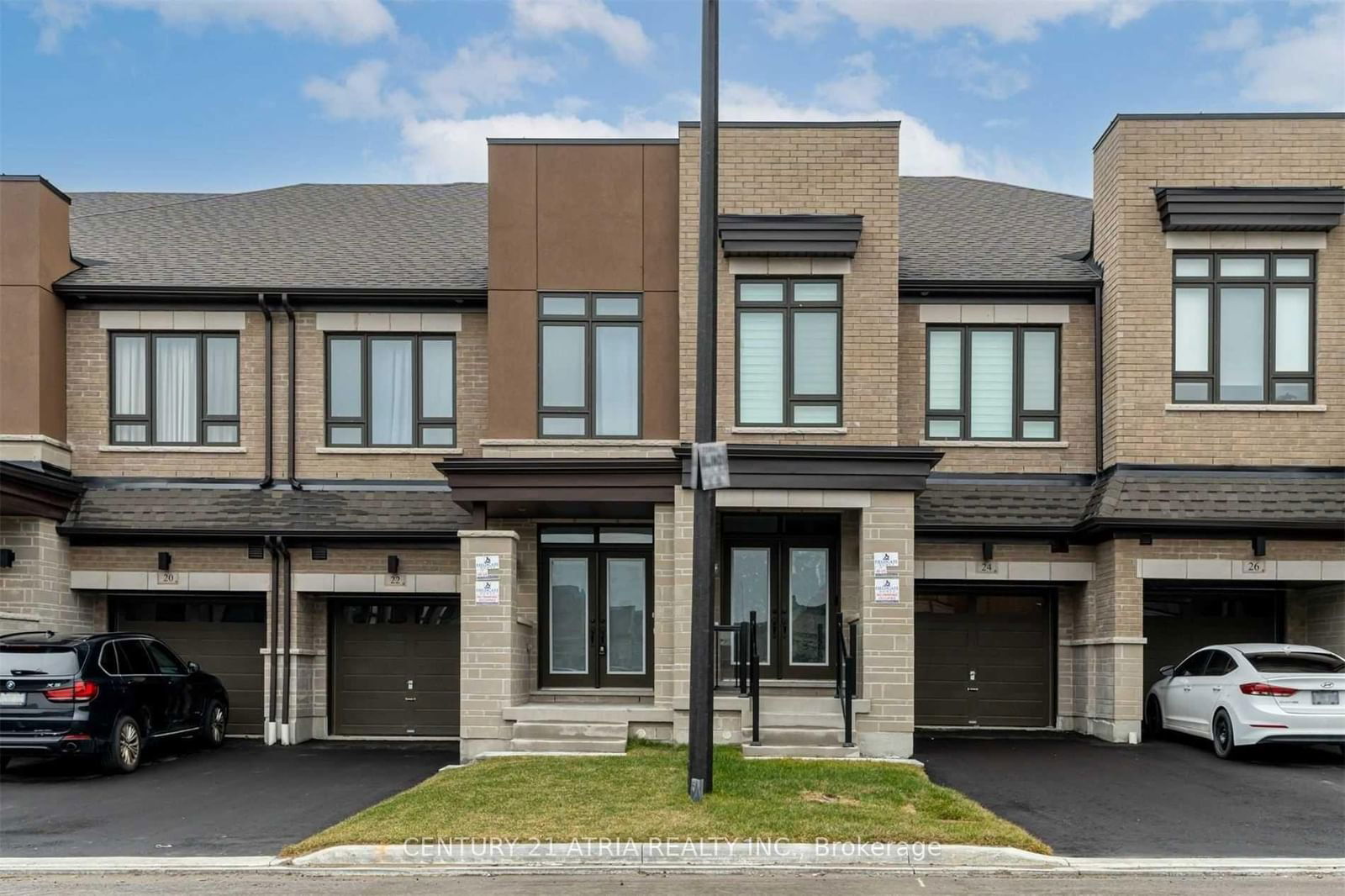 Townhouse for lease at 22 Hewison Avenue, Richmond Hill, Rural Richmond Hill, L4S 0J1 - MLS: N11979948