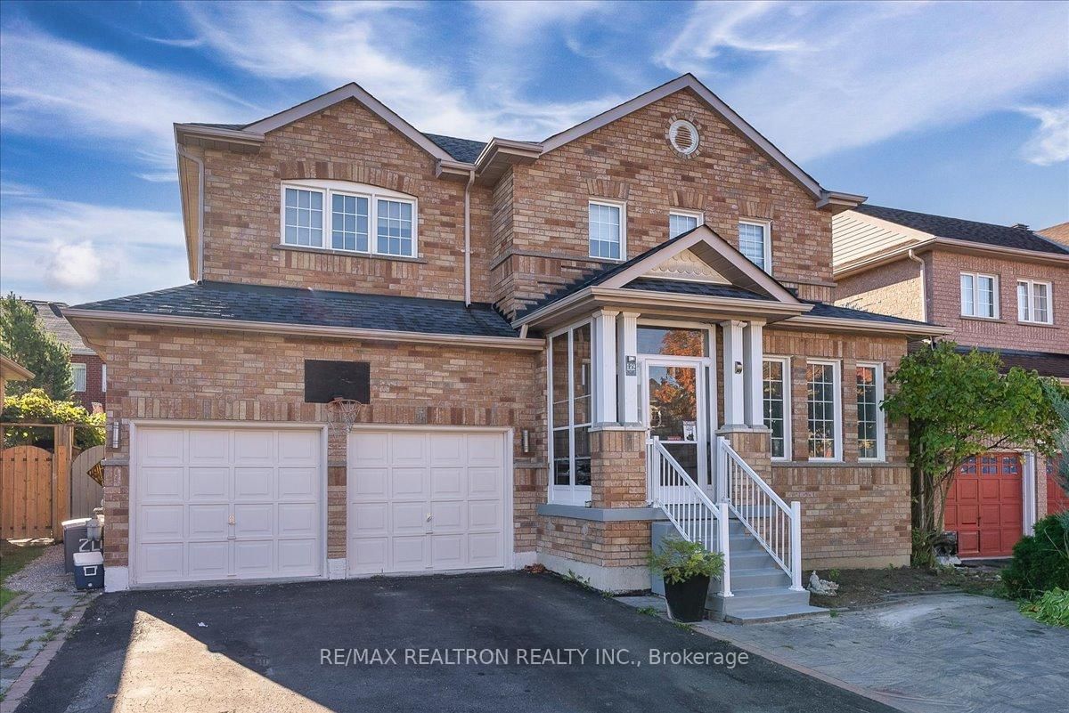 Detached House for sale at 129 Flagstone Way, Newmarket, Woodland Hill, L3X 2Z8 - MLS: N11980005